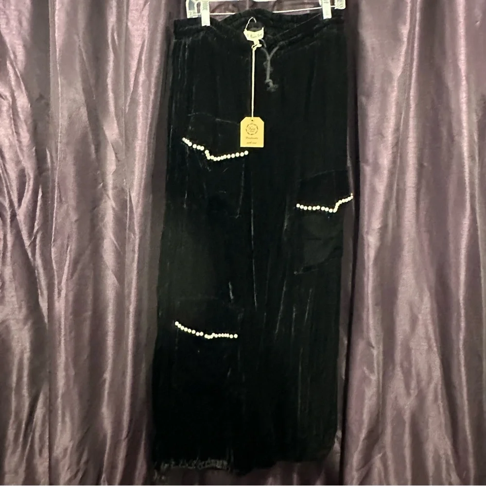 New A Rare Bird black velvet pants with pearls O/S - Picture 6 of 7